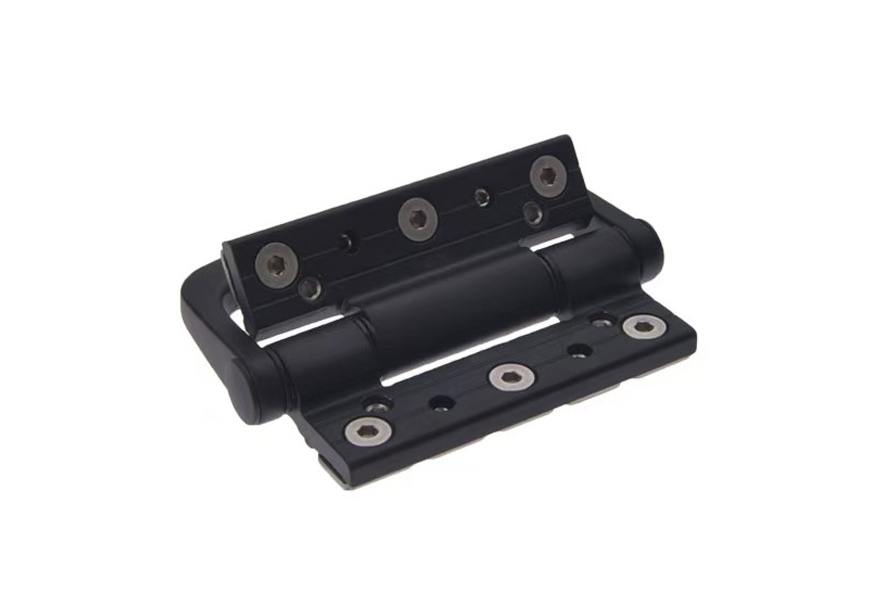 65 сложенных страниц, держащихся за руки